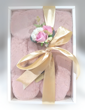 Load image into Gallery viewer, Cozy Travel Gift Set